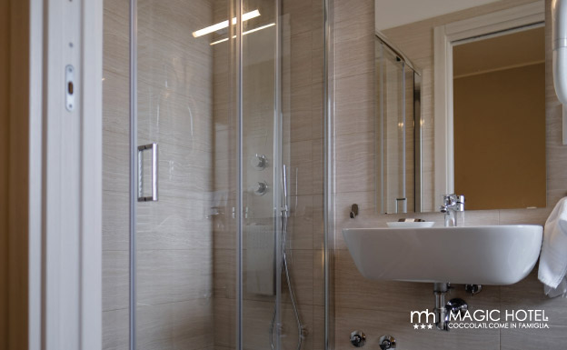 Bagno camera matrimoniale